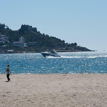 Apartamento A Pie De Playa, Climatizado Y Parking โรเซส ภายนอก รูปภาพ